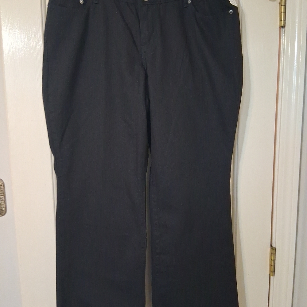 LANE BRYANT VENEZIA SZ 2 Petite (34 X 29 in.) Black Bootcut Jeans NWT